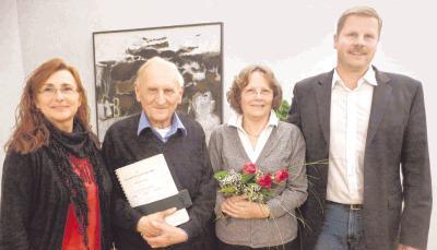 Das Ehepaar Hans und Ernie Riexinger (Mitte) wurden vom Limesinformationszentrum Baden-Württemberg geehrt.Foto: privat