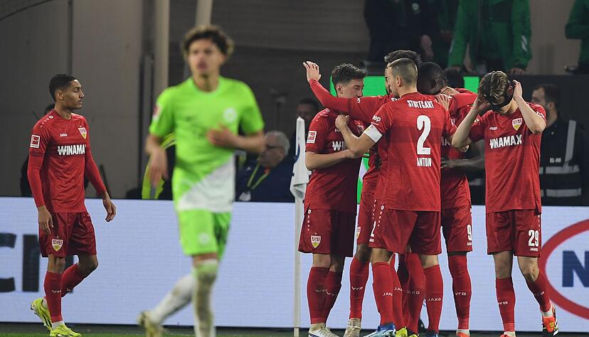 Der VfB Stuttgart kam in Wolfsburg zu einem 3:2-Auswärtserfolg und ist damit weiter auf dem Kurs in die Champions League. Der VfB Stuttgart kam in Wolfsburg zu einem 3:2-Auswärtserfolg und ist damit weiter auf dem Kurs in die Champions League.