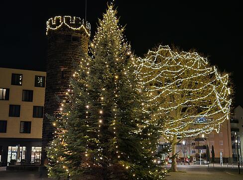 Dass es nur noch wenige Tage bis zum Weihnachtsfest sind, sieht man Heilbronn an. Dass es nur noch wenige Tage bis zum Weihnachtsfest sind, sieht man Heilbronn an.