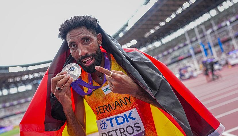 Bei der Leichtathletik-WM bejubelte Amanal Petros Silber im Marathon. (Archivbild)