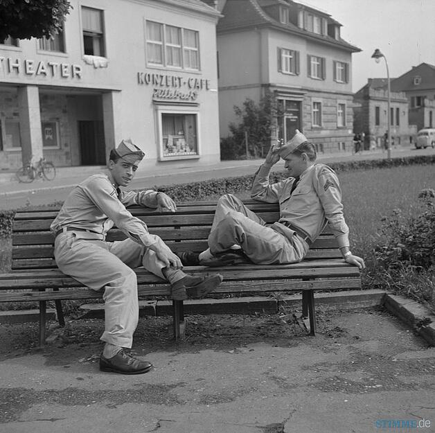 1950er: GI´s am Uhlandplatz. 1950er: GI´s am Uhlandplatz.