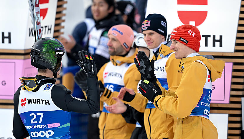 Beschert der Skandal um die Gastgeber wom&ouml;glich den deutschen Skispringern um Karl Geiger (rechts) nachtr&auml;glich noch Medaillen? Das ist eine von vielen Fragen.