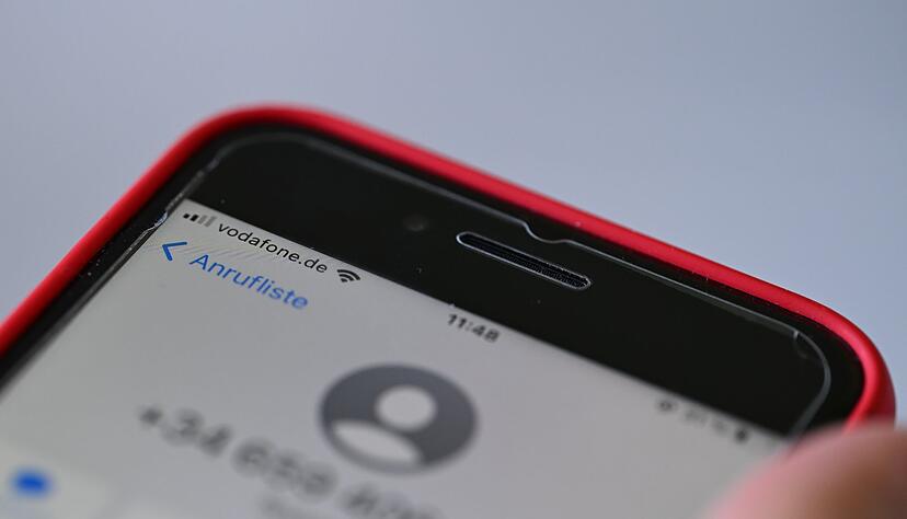 Ein Anruf aus Spanien, den man so gar nicht erwartet? Gut m&ouml;glich, dass es sich um Betr&uuml;ger handelt - wie hier auf einem Handy mit Vodafone-Vertrag.