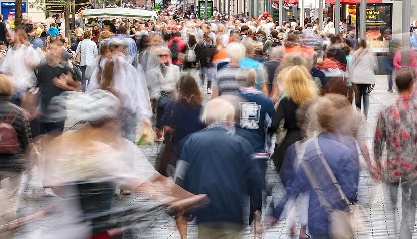 Wie leben die Menschen in Deutschland? Dieser Frage wollen Statistiker auf den Grund gehen. (Symbolbild)