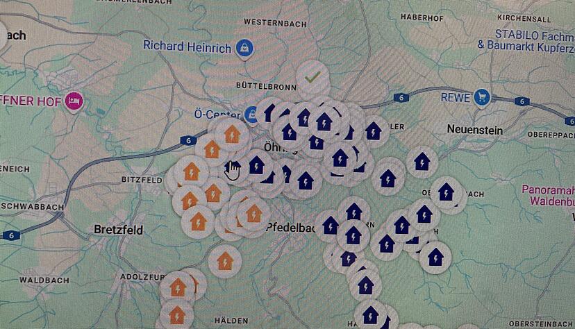 Ab 14.41 Uhr gingen diverse Störungsmeldungen ein. Das Stromnetz war auch 16.39 Uhr in Teilen von Öhringen bis Neuenstein unterbrochen.