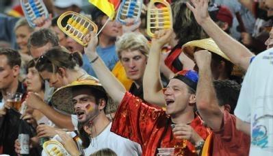 Anhänger der des deutschen Hockey-Teams feuert die Mannschaft an. Anhänger der des deutschen Hockey-Teams feuert die Mannschaft an.