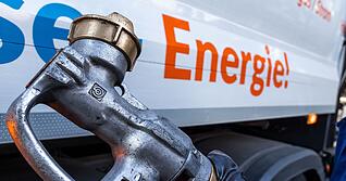 Ein Tanklaster auf Tour: F&uuml;r H&auml;ndler werden die Lieferungen durch kleinere Bestellmengen zunehmend unrentabel.