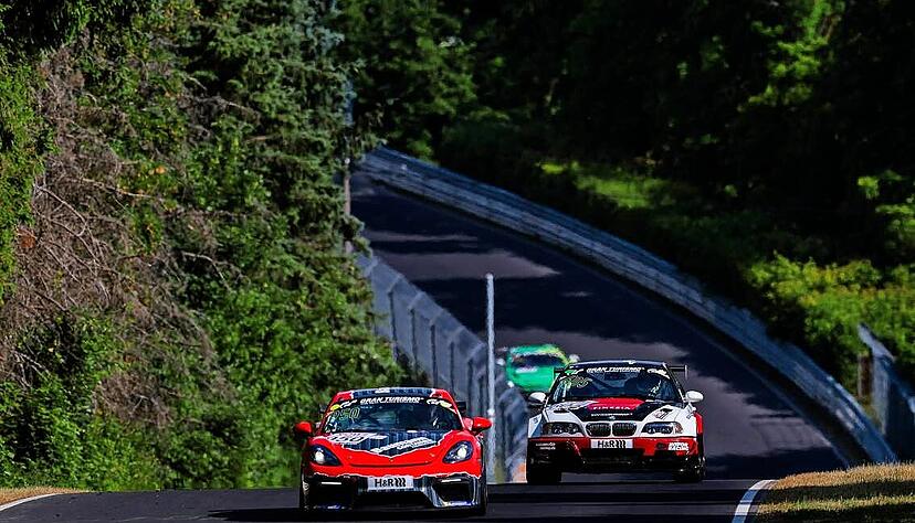 Seit 1977 fährt die NLS, die bis 2019 unter dem Namen "VLN Langstreckenmeisterschaft Nürburgring" firmierte, über den Kurs in der Eifel. Seit 1977 fährt die NLS, die bis 2019 unter dem Namen "VLN Langstreckenmeisterschaft Nürburgring" firmierte, über den Kurs in der Eifel.