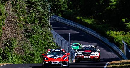 Seit 1977 f&auml;hrt die NLS, die bis 2019 unter dem Namen "VLN Langstreckenmeisterschaft N&uuml;rburgring" firmierte, &uuml;ber den Kurs in der Eifel.
Foto: Jan Brucke/VLN