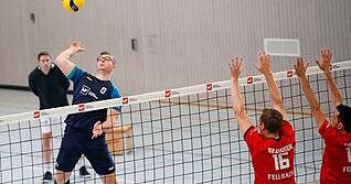 Außenangreifer Nikita Litzbarski (links) und die SG Sportschule Waldenburg haben ihren Saisonauftakt beim SV Fellbach II verloren.