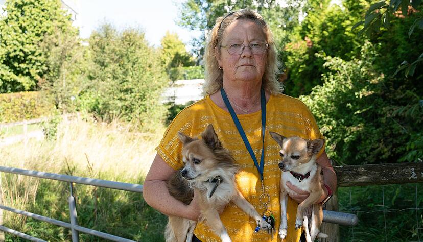 Die beiden Hunde von Petra Hanke witterten den Geruch der Kofferleiche schon fr&uuml;h.