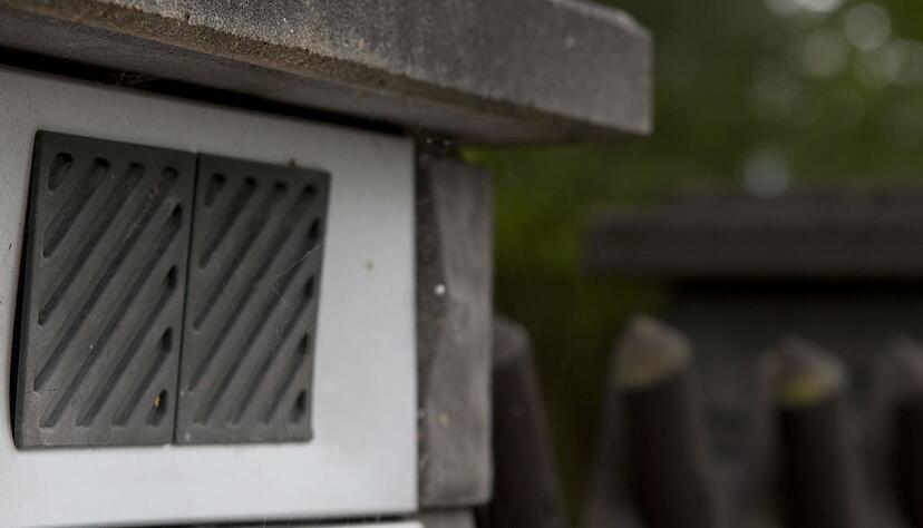 Ein überfüllter Briefkasten ist ein deutliches Signal für Einbrecher: Dieses Haus steht schon einige Zeit leer. Ein überfüllter Briefkasten ist ein deutliches Signal für Einbrecher: Dieses Haus steht schon einige Zeit leer.