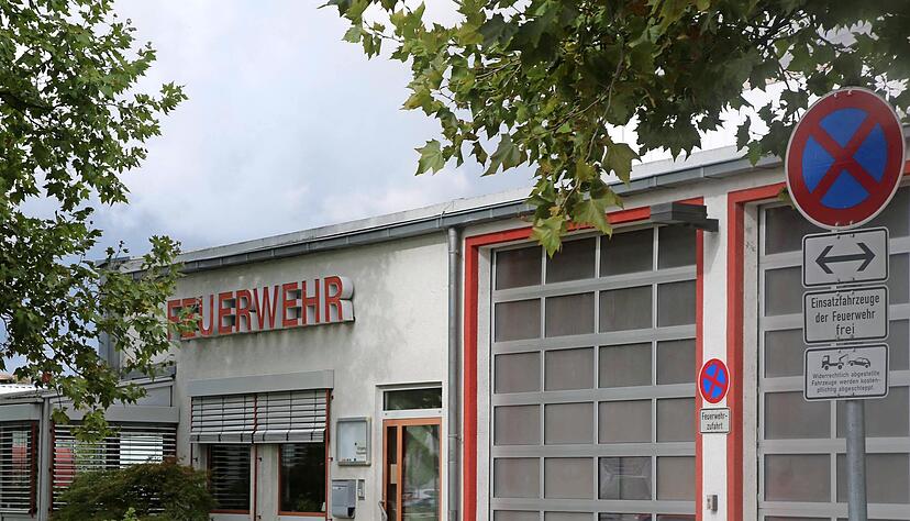 Ab Januar gehört die Freiwillige Feuerwehr Bad Rappenau organisatorisch nicht mehr zum Ordnungsamt, sondern wird eigene Stabsstelle und ist damit direkt dem Oberbürgermeister unterstellt.
Foto: Franz Theuer Ab Januar gehört die Freiwillige Feuerwehr Bad Rappenau organisatorisch nicht mehr zum Ordnungsamt, sondern wird eigene Stabsstelle und ist damit direkt dem Oberbürgermeister unterstellt.
Foto: Franz Theuer