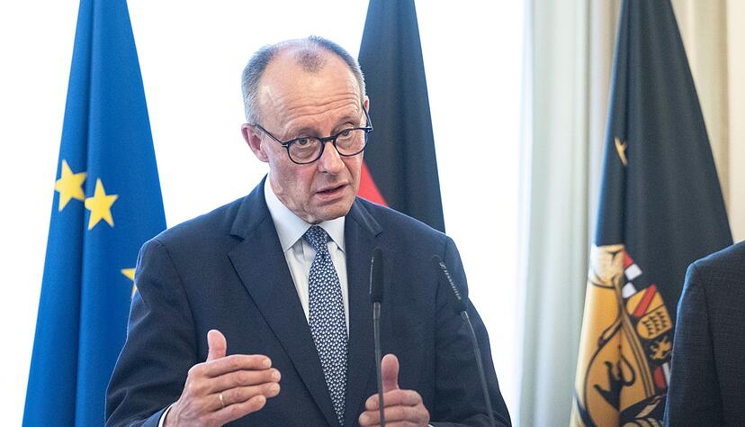 Merz sieht Chancen, aber auch Risiken der KI.
