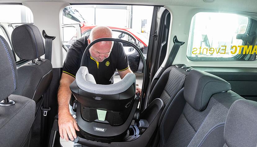 Der ADAC hat 17 Kindersitz-Modelle f&uuml;r unterschiedliche Altersklassen getestet.