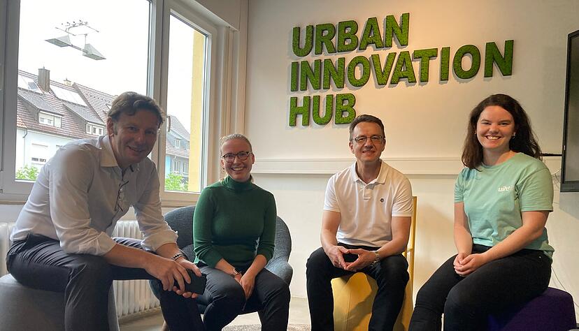 Berichten über die ersten 100 Tage Urban Innovation Hub (von links): Raoul Daniel Zöllner, Vera Winkler, Bernd Bienzeisler und Nathalie Alischer. Berichten über die ersten 100 Tage Urban Innovation Hub (von links): Raoul Daniel Zöllner, Vera Winkler, Bernd Bienzeisler und Nathalie Alischer.