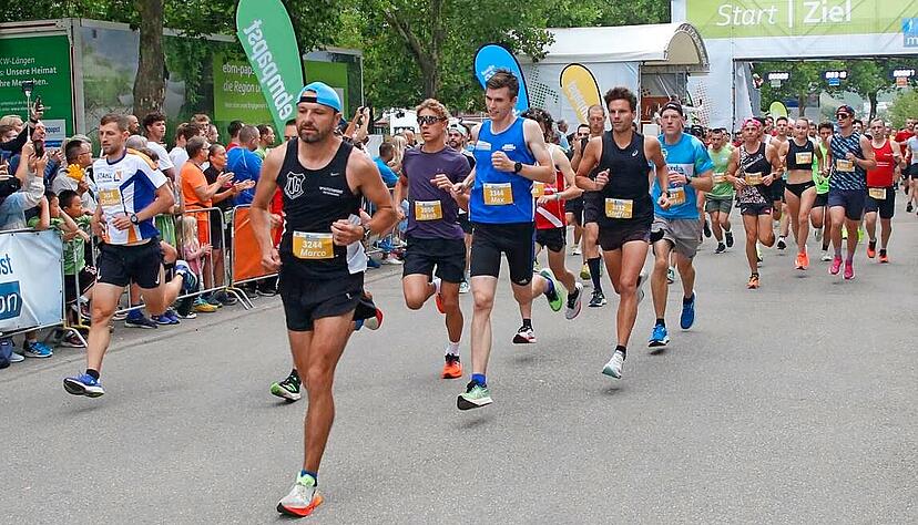 Das größte Teilnehmerfeld hat beim EBM-Papst Marathon der 10-Kilometer-Lauf. Er bietet Sportlern verschiedener Disziplinen Trainingsmöglichkeiten. Das größte Teilnehmerfeld hat beim EBM-Papst Marathon der 10-Kilometer-Lauf. Er bietet Sportlern verschiedener Disziplinen Trainingsmöglichkeiten.