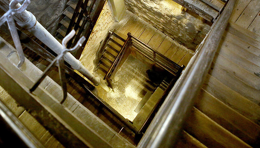 Die historische Treppe musste abgewaschen werden. Foto: Ralf Seidel Die historische Treppe musste abgewaschen werden. Foto: Ralf Seidel