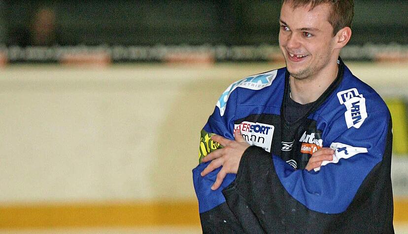 Anno 2007: Christopher Fischer beim Freudentanz im Falken-Trikot.
Foto: Veigel