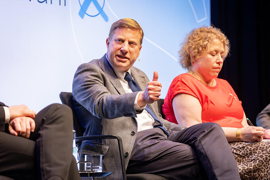 Die Bewerber stellen ihre Positionen zur Landtagswahl in Baden-W&uuml;rttemberg vor.