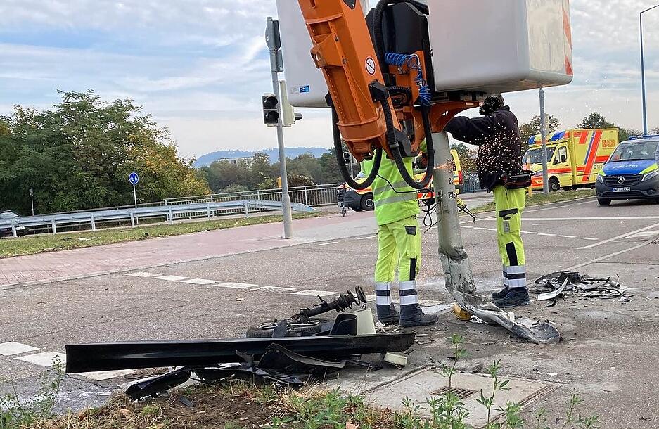 Schwerer Unfall an der Otto-Konz-Br&uuml;cke in Heilbronn