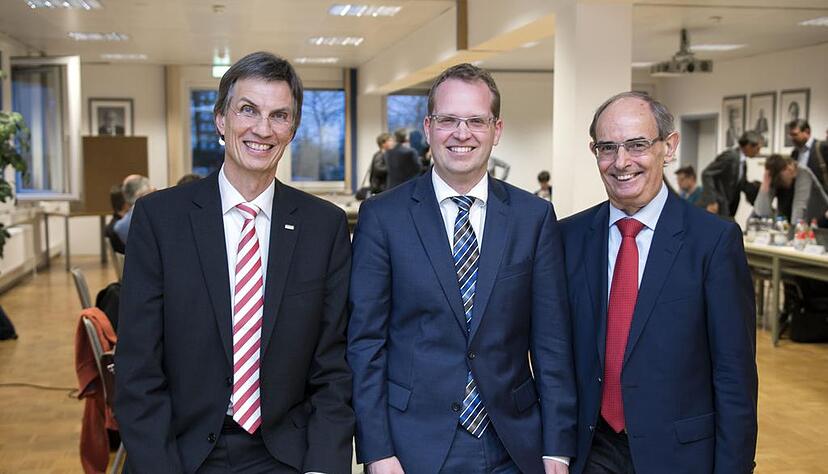 Von links: Prorektor Oliver Lenzen, Christoph Schwerdtfeger  und Ehrhard Steffen. Foto: Mario Berger