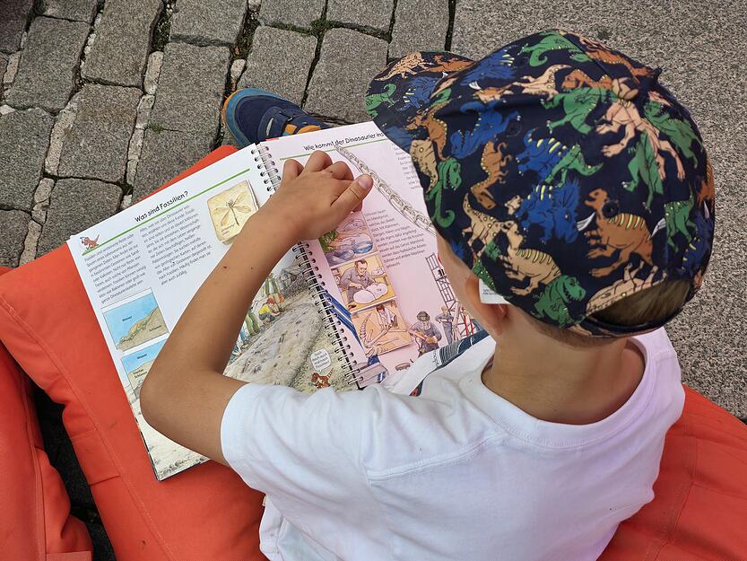 StadtLesen l&auml;dt Menschen jeden Alters ein, Literatur neu zu entdecken und den &ouml;ffentlichen Raum als Ort des Austauschs zu erleben.