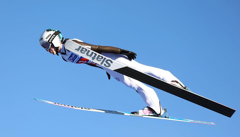 Fliegt auf überragendem Niveau: Nika Prevc. (Archivbild) Fliegt auf überragendem Niveau: Nika Prevc. (Archivbild)