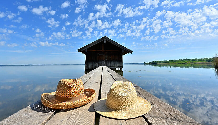 Mehr als nur Badespaß? Pärchen sollten auch an heißen Tagen am See die Regeln kennen. (Symbolbild)