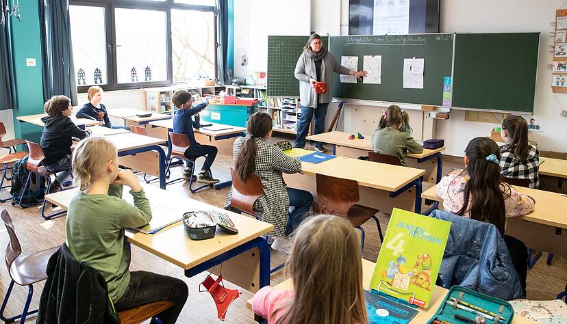 Präsenzunterricht in Leingarten: Silke Hess ist froh, dass ihre Schule schon früh eine so gute digitale Ausstattung erhalten hat. Das zahlte sich aus.
Foto: Andreas Veigel