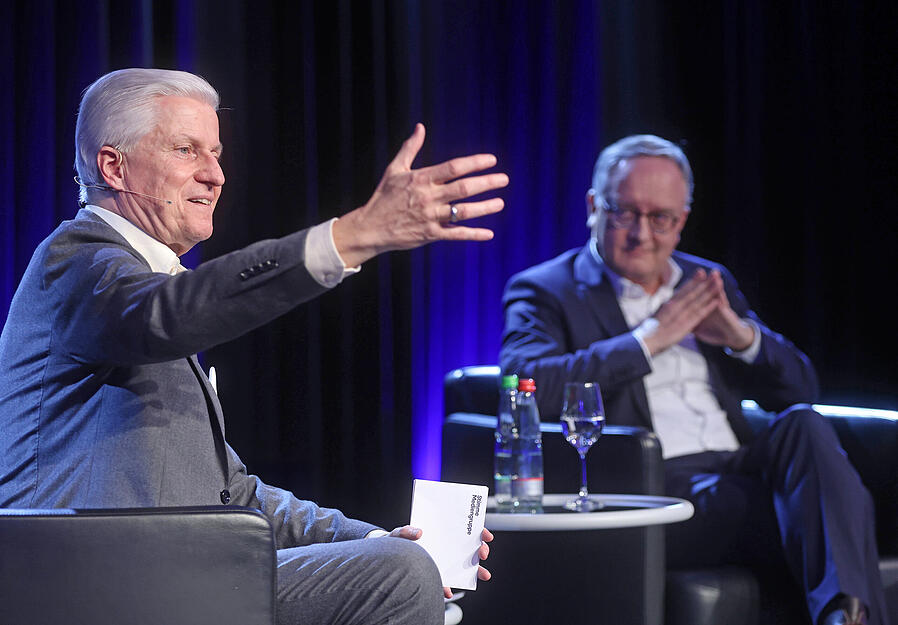 Stoch stellte sich den Fragen von Stimme-Chefredakteur Uwe Ralf Heer. Stoch stellte sich den Fragen von Stimme-Chefredakteur Uwe Ralf Heer.