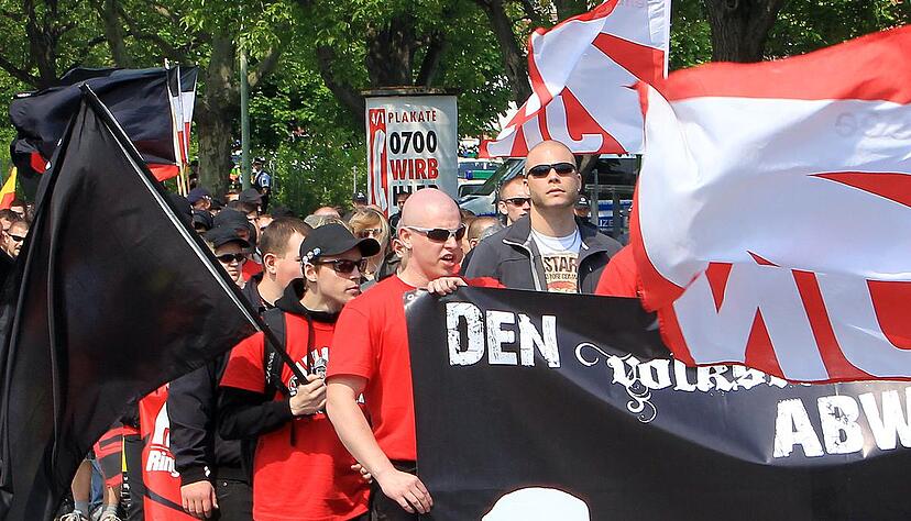 Aufmarsch der Rechtsextremen: eine Großdemo 2011 in Heilbronn. Foto: Veigel Aufmarsch der Rechtsextremen: eine Großdemo 2011 in Heilbronn. Foto: Veigel