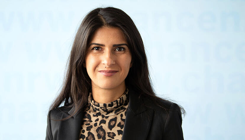 Serap Güler, Jahrgang 1980, wurde 2021 in den Bundestag gewählt. Die Verteidigungspolitikerin ist Mitglied des CDU-Bundesvorstands. Serap Güler, Jahrgang 1980, wurde 2021 in den Bundestag gewählt. Die Verteidigungspolitikerin ist Mitglied des CDU-Bundesvorstands.