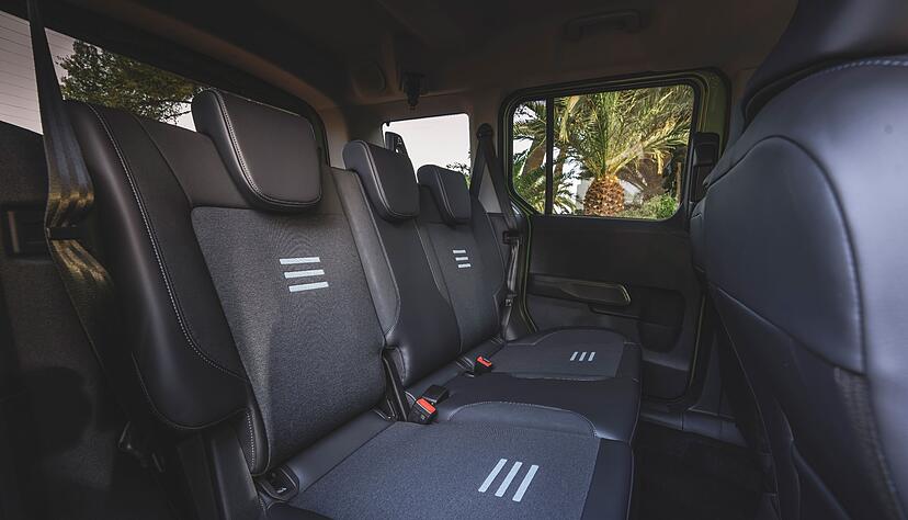 Zweite Reihe: Der Fond verfügt über ausreichend Beinfreiheit. Zweite Reihe: Der Fond verfügt über ausreichend Beinfreiheit.