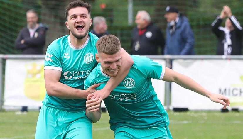 Leorant Marmullaku (links) fehlt dem VfR Heilbronn im ersten Punktspiel des Jahres, w&auml;hrend Roman Kasiar seit der Winterpause f&uuml;r den Gegner TSV Weilimdorf auf Torejagd geht.