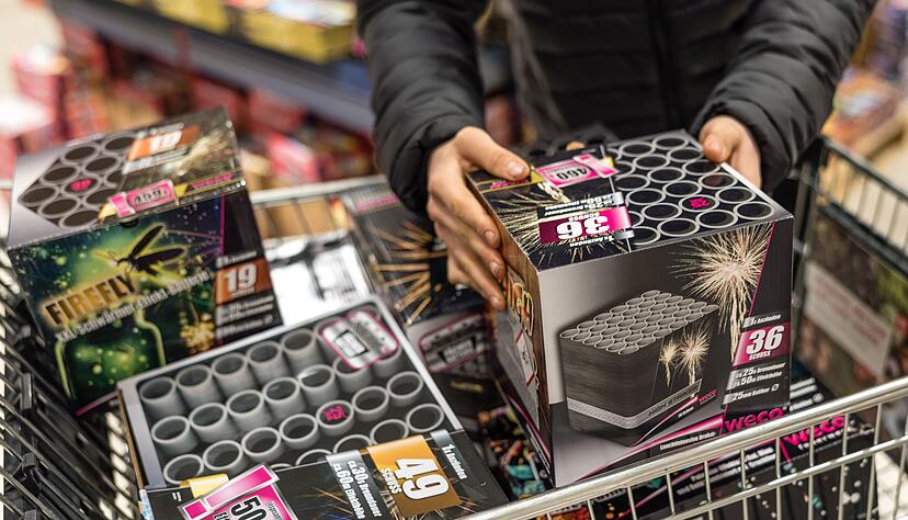 Ist das Feuerwerk gepr&uuml;ft und zugelassen? Die Verpackung verr&auml;t es.