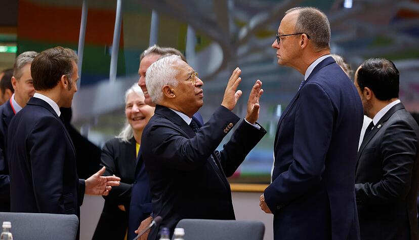 EU-Ratspr&auml;sident Costa muss beim Gipfel eine &Auml;u&szlig;erung des Kanzlers zurechtr&uuml;cken.