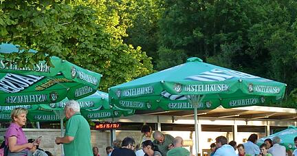 Alt sind die Fotos, die einen vollen Biergarten in Künzelsau zeigen. Mit Schnelltests soll ab 22. März ein Besuch wieder möglich sein. Mit viel Abstand.
Foto: Archiv/Doll