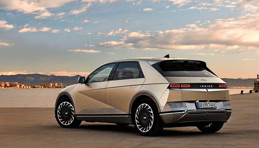 Die gezackten Felgen sind ebenso auff&auml;llig wie die Gesamtform des Fahrzeugs und die rechteckigen Pixel-Bl&ouml;cke am Heck.
Foto: Hyundai