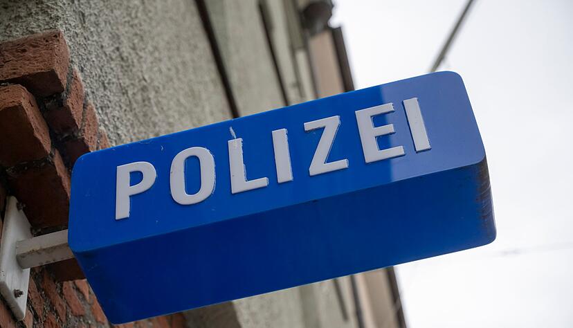 Vor einem T&uuml;binger Polizeiposten soll ein Beamter angegriffen worden sein. (Symbolbild)