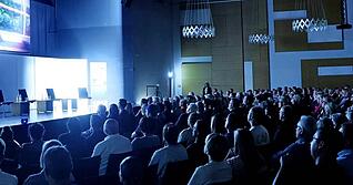 Rund 350 Besucher schauten sich die SWR-Doku zum Polizistenmord an und verfolgten die anschließende Podiumsdiskussion.