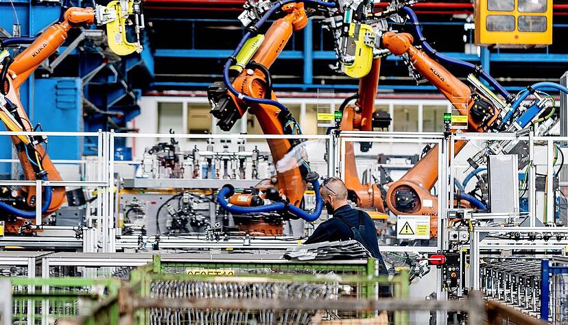In der Region hängen unzählige Arbeitsplätze an der Automobilindustrie. Im Bild die Produktion beim Autozulieferer Läpple.
.
Foto: Läpple In der Region hängen unzählige Arbeitsplätze an der Automobilindustrie. Im Bild die Produktion beim Autozulieferer Läpple.
.
Foto: Läpple