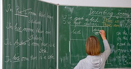 Lehrerverbands-Pr&auml;sident D&uuml;rr warnt vor Abstrichen bei Ausbildung und Referendariat sowie vor K&uuml;rzungen der Bildungsausgaben.