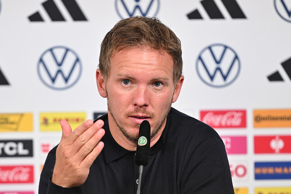 Auf Pressekonferenzen gibt Bundestrainer Nagelsmann oft detailierte Auskunft und überzeugt mit Sachverstand, aber auch der lockeren Art.