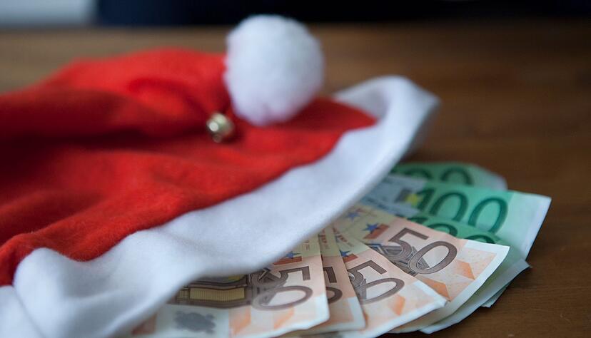 Weihnachtsgeld: Nicht jeder Beschäftigte hat Anspruch darauf. Weihnachtsgeld: Nicht jeder Beschäftigte hat Anspruch darauf.