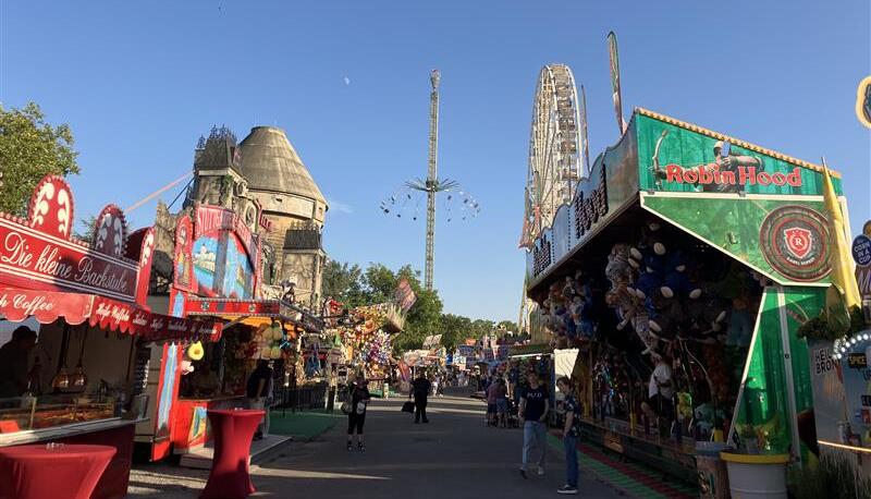 Am Auftakt-Abend des Heilbronner Volksfests ist noch wenig los auf der Theresienwiese.