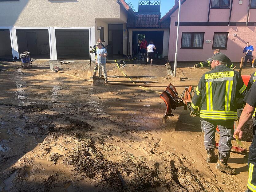 Aufräumen in Gemmingen nach dem Unwetter Aufräumen in Gemmingen nach dem Unwetter