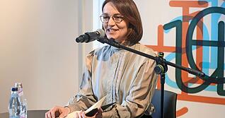 &bdquo;Ich wollte den Lesern nicht das Denken abnehmen. Da bin ich Aufkl&auml;rerin&ldquo;: Jehona Kicaj am Sonntagvormittag im Trappenseeschl&ouml;sschen.