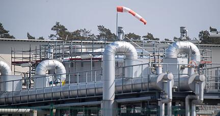 Blick auf Rohrsysteme und Absperrvorrichtungen in der Gasempfangsstation der Ostseepipeline Nord Stream 1 und der Übernahmestation der Ferngasleitung OPAL (Ostsee-Pipeline-Anbindungsleitung) in Lubmin. Blick auf Rohrsysteme und Absperrvorrichtungen in der Gasempfangsstation der Ostseepipeline Nord Stream 1 und der Übernahmestation der Ferngasleitung OPAL (Ostsee-Pipeline-Anbindungsleitung) in Lubmin.