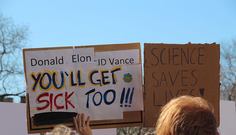 Demo von Wissenschaftlern gegen K&uuml;rzungen.
